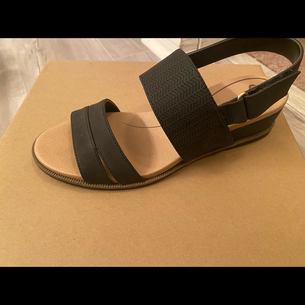 Black sandals